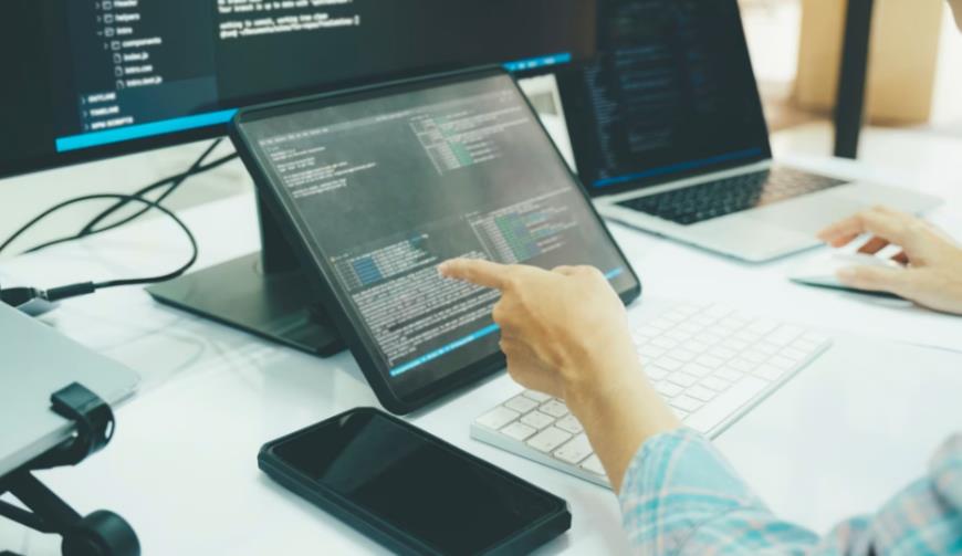 成都APP定制开发：响应式设计与设备适配的技术革新之路