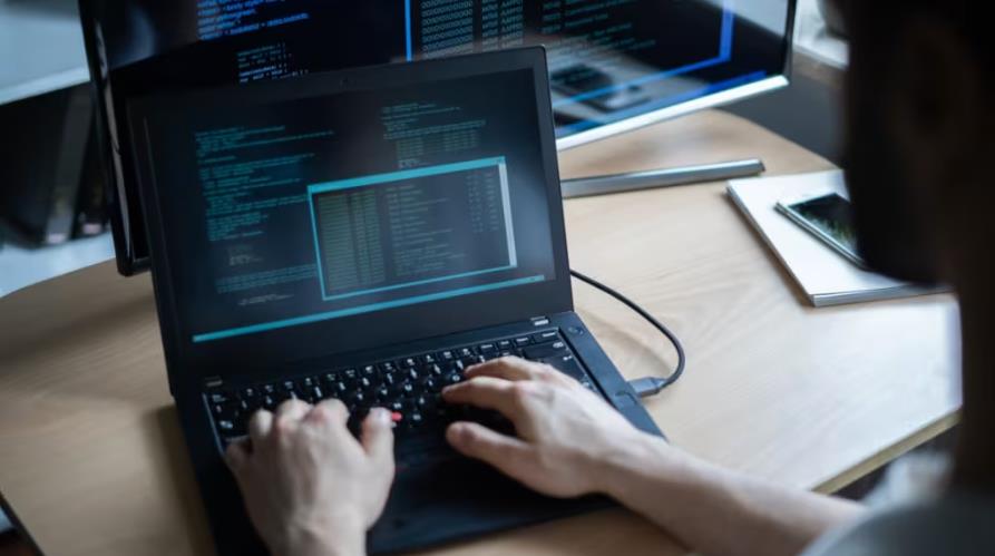 成都APP定制开发：IT行业数字化转型的技术引擎